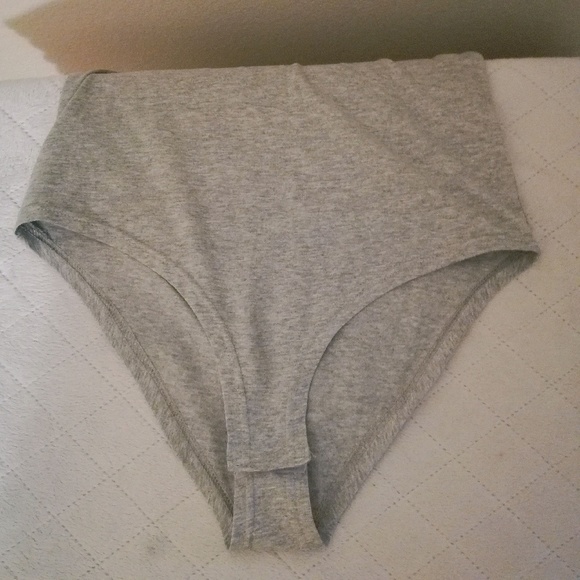 💜Long Sleeve Bodycon Grey Bodysuit - Picture 6 of 8